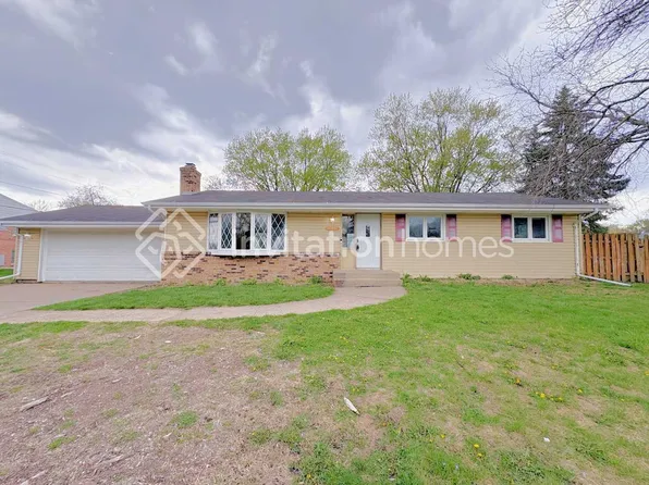 1411 Bidwell St, West Saint Paul, MN 55118