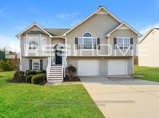 6315 Queensdale Dr, Douglasville, GA 30135