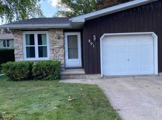 801 N Hawthorne Dr, Appleton, WI 54915