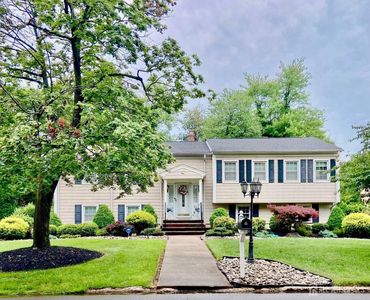 1 Fielding Pl, Edison, NJ, 08820