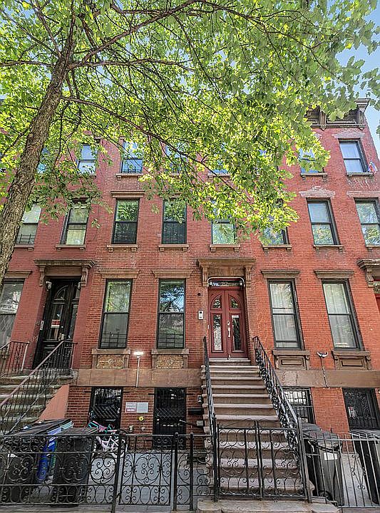 1st image of 182 E 111th St