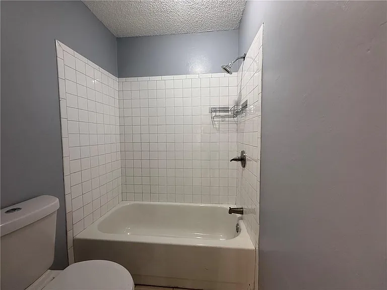 1024 Wiltshire Way — Photo 19