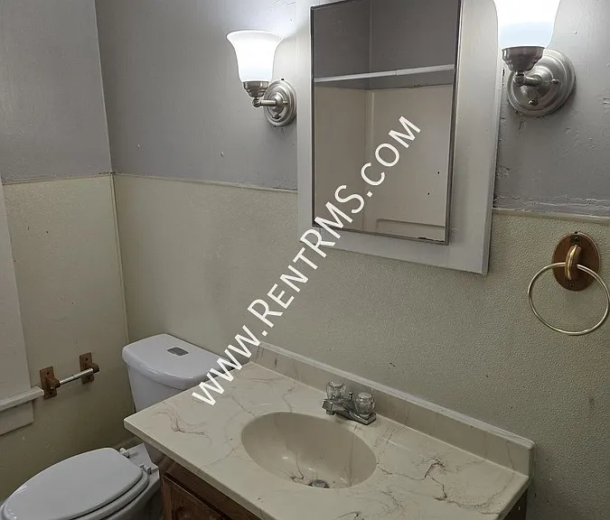 524 NE Freeman Ave — Photo 22