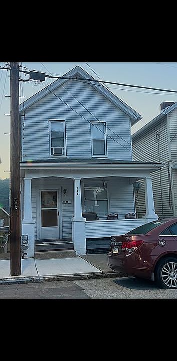 1st image of 916 Fallowfield Ave