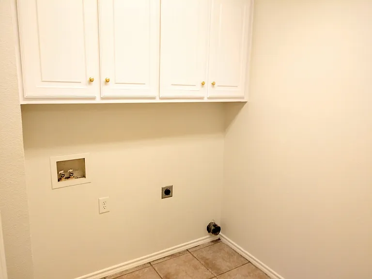 3908 Stuart Rd — Photo 5