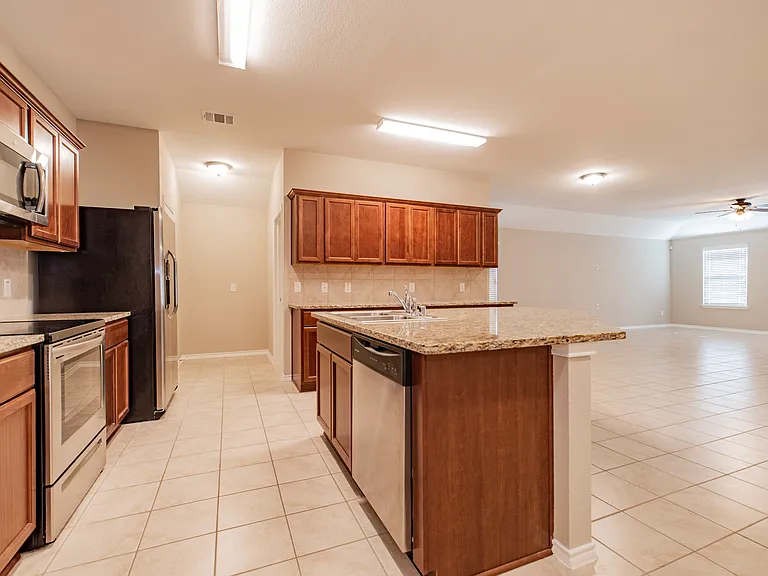 1120 Decker Dr — Photo 4
