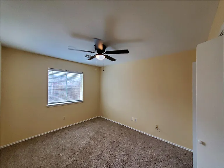 1413 Bridle Path — Photo 15
