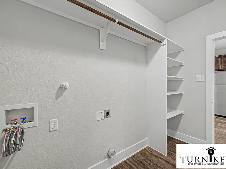 220 Stewart Bend Ct — Photo 12