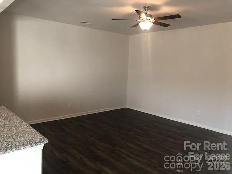 8171 Sheffield Dr — Photo 2