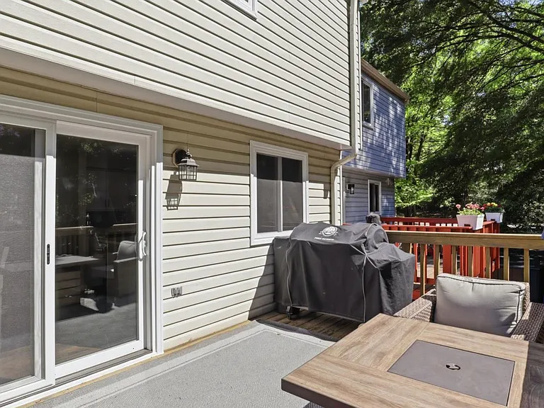 Upper back deck