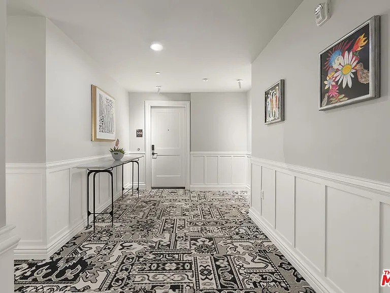 7428 Santa Monica Blvd #304 — Photo 30