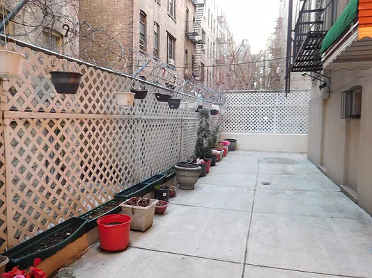 Rented by Bohemia Realty Group | media 17