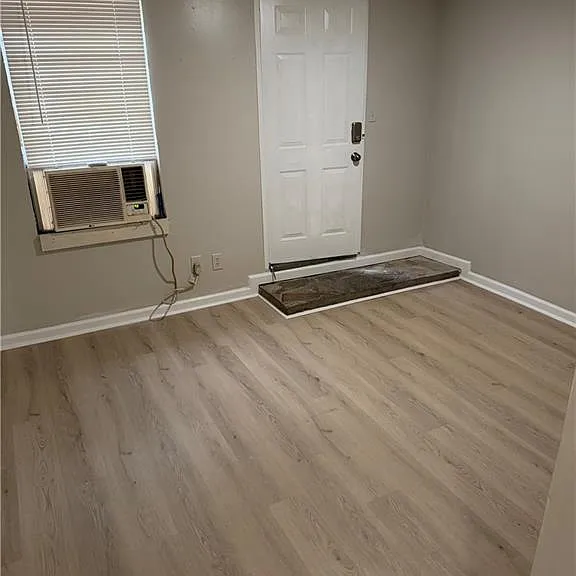 802 N Park St #C — Photo 2