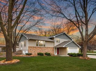 1144 Robin Ln, New Brighton, MN 55112