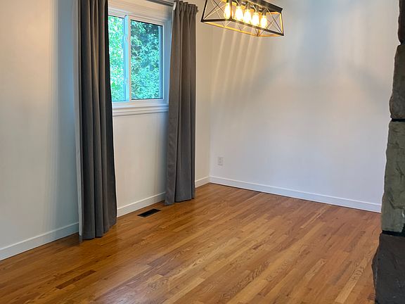 5th image of 11923 93rd St NW