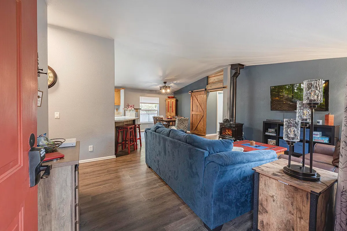 As you enter your home - 5317 S Greensferry Rd
