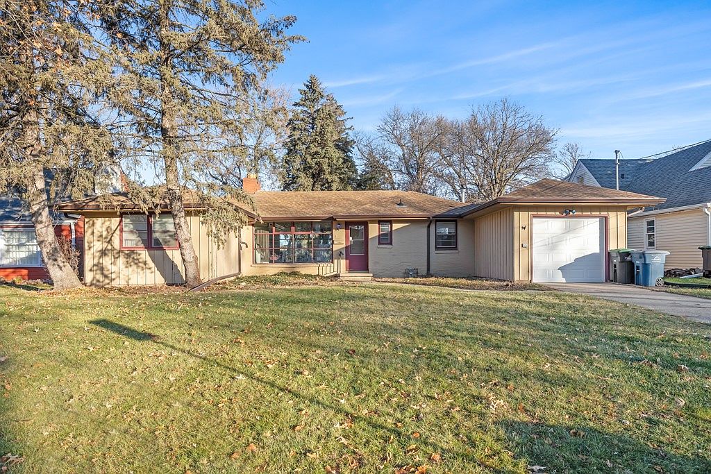 1403 Linden Ln, Des Moines, IA 50315 Zillow