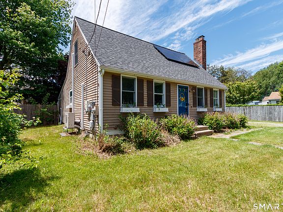 3rd image of 15 Bluff Avenue