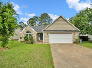 5640 Seafield Ln, Hope Mills, NC 28348