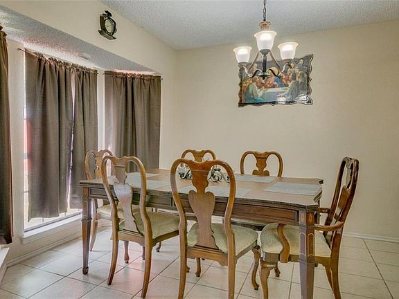 5th image of 711 E Brookside Dr