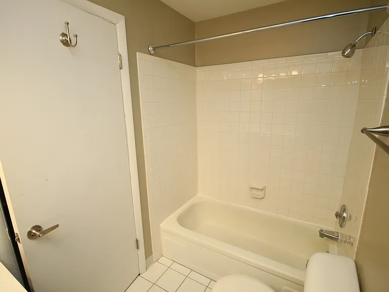 1802 N Halsted St #E — Photo 8