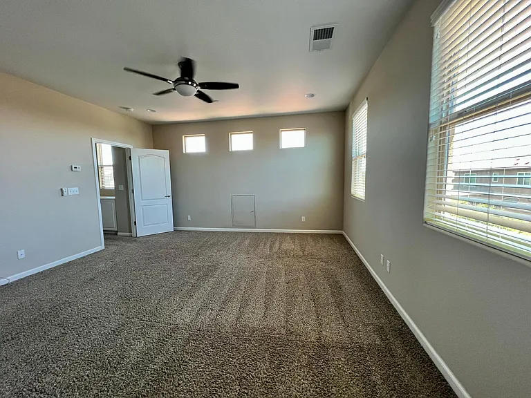 3558 Sussex Ave — Photo 16