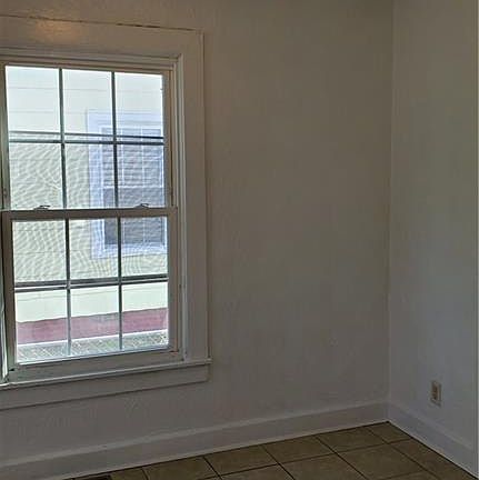 3rd image of 15 Hobson St