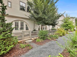 465 Juniper Ln, Fayetteville, GA 30214