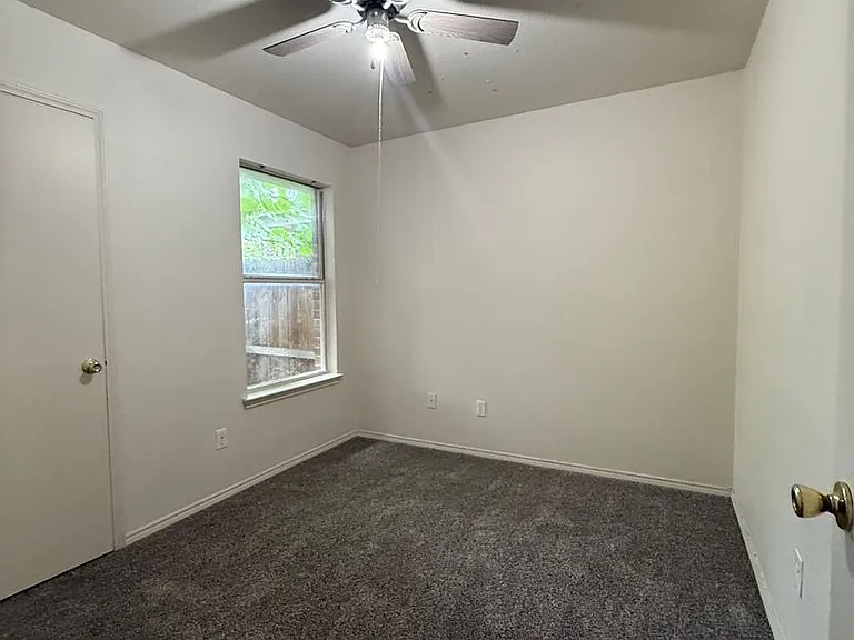 217 Rentz Place Cir — Photo 8