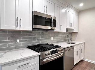 20-10 47th St #3, Astoria, NY 11105