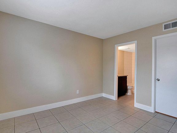 3rd image of 2575 Lynnwood St APT 6