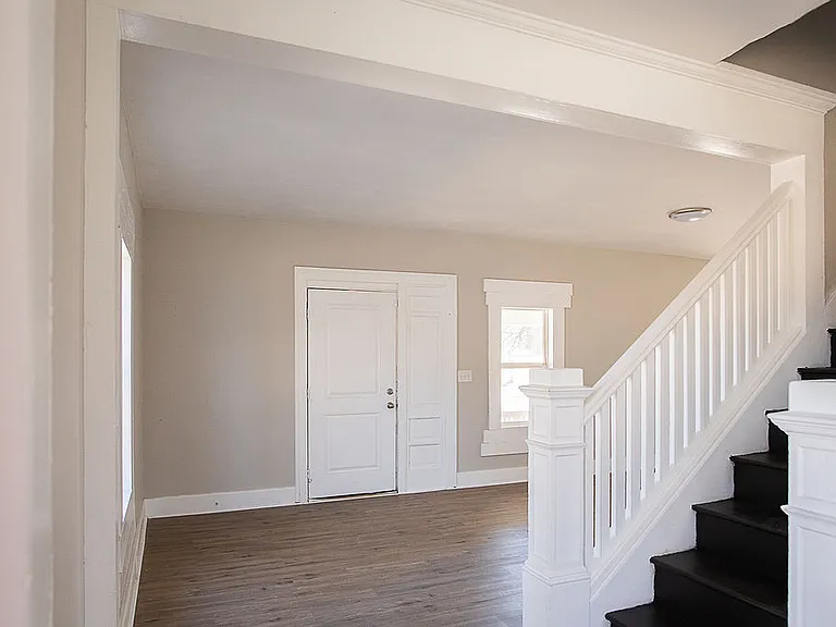 2141 Philadelphia Dr — Photo 9