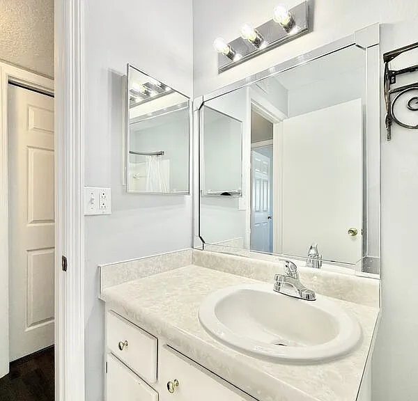 1712 Belleair Forest Dr #D — Photo 38