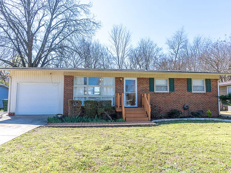 4207 Saundralane Dr NW — Photo 17