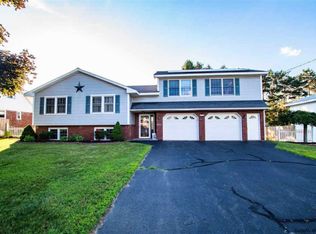 7 Peter Dr, Albany, NY 12205