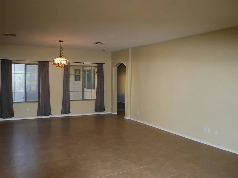 16037 W Custer Ln — Photo 4