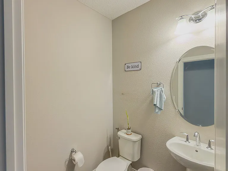 11368 Newtonian Blvd — Photo 14