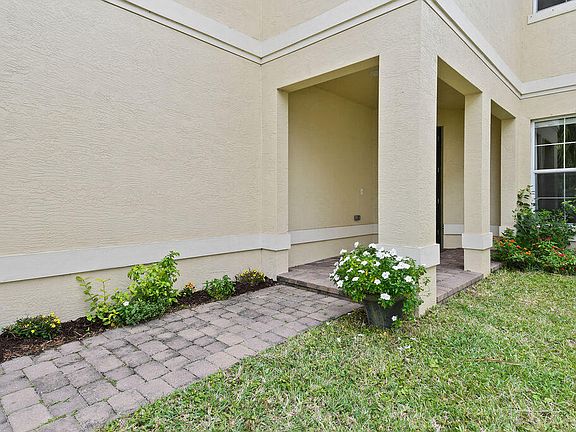 3rd image of 1555 NW Cataluna Cir