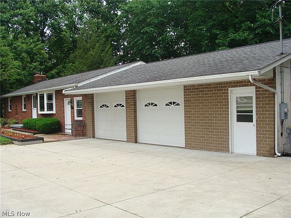 2nd image of 1972 Deerfield Ave N