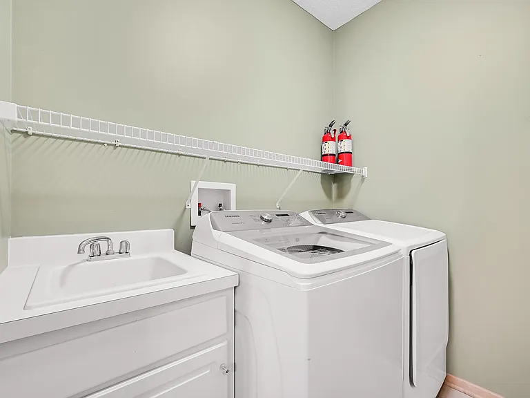 7950 Victoria Way — Photo 28