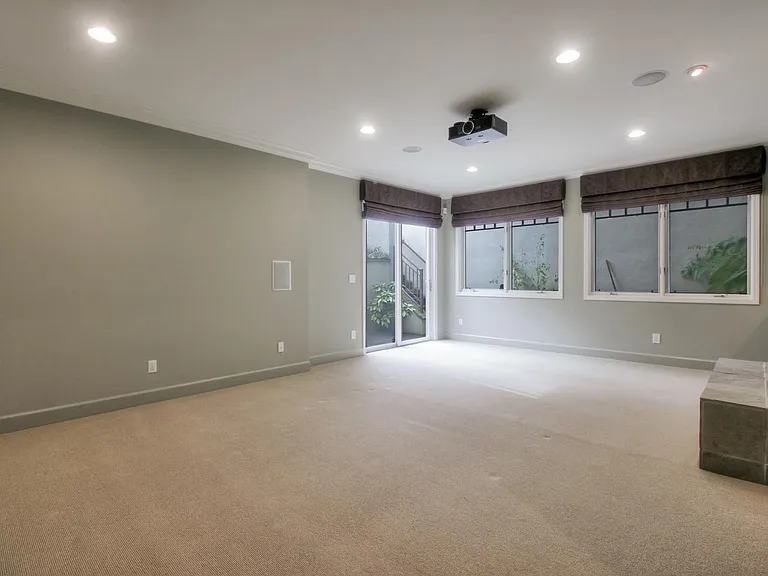 248 Valley St — Photo 23