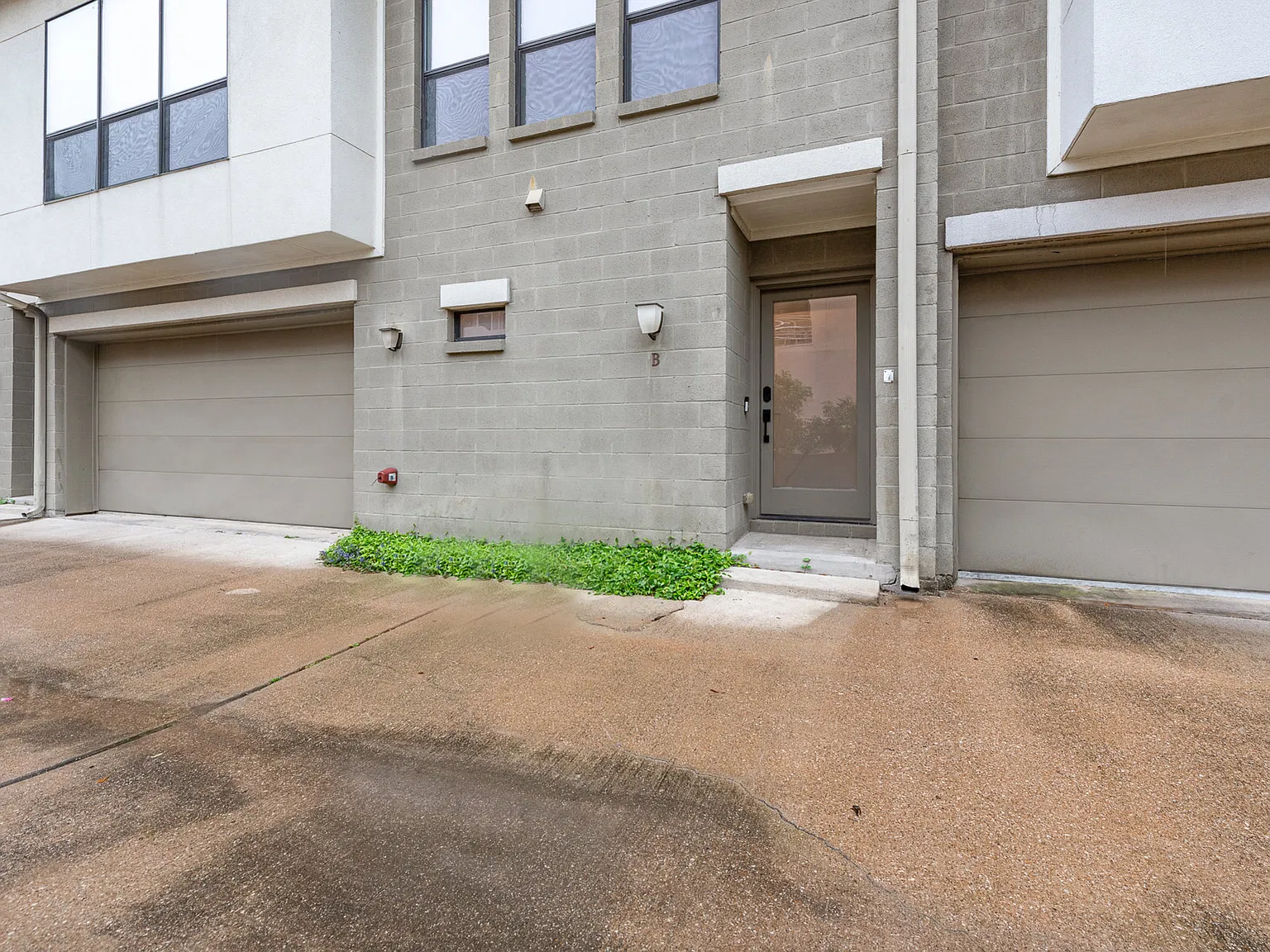 4106 Holland Ave #B — Photo 2