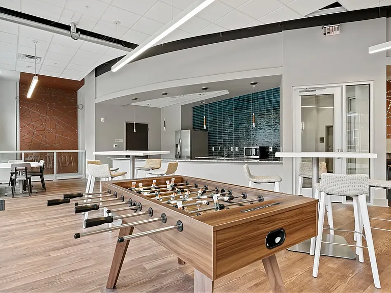 Metropolis Apartments — Photo 35