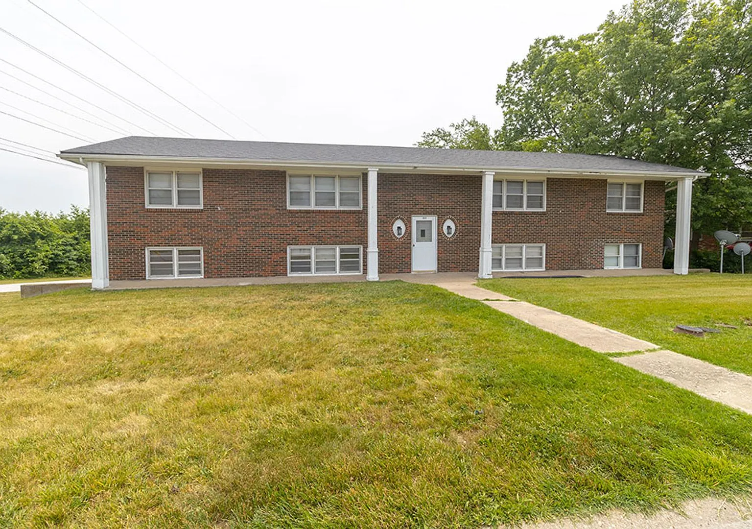 1804 Sylvan Ln — Photo 1