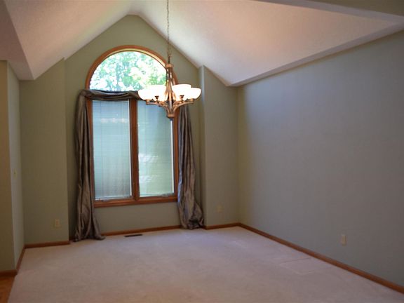 3rd image of 3637 SW Spring Hill Dr