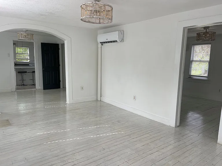 Living room - Bedroom 1 - Dining room - kitchen entrance