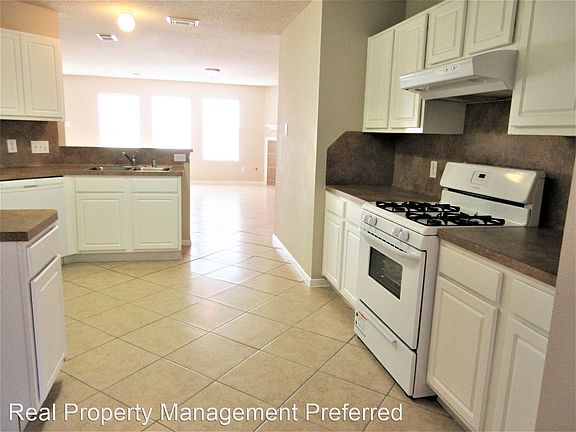 4th image of 7318 Foxbrook Dr