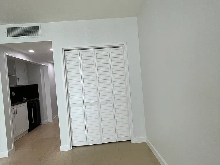999 Brickell Bay Dr #2009 — Photo 8