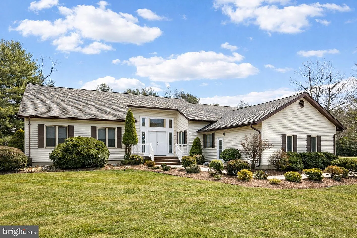 4 Cuomo Ct photo 1