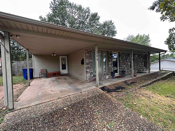 5th image of 204 Timberline Dr